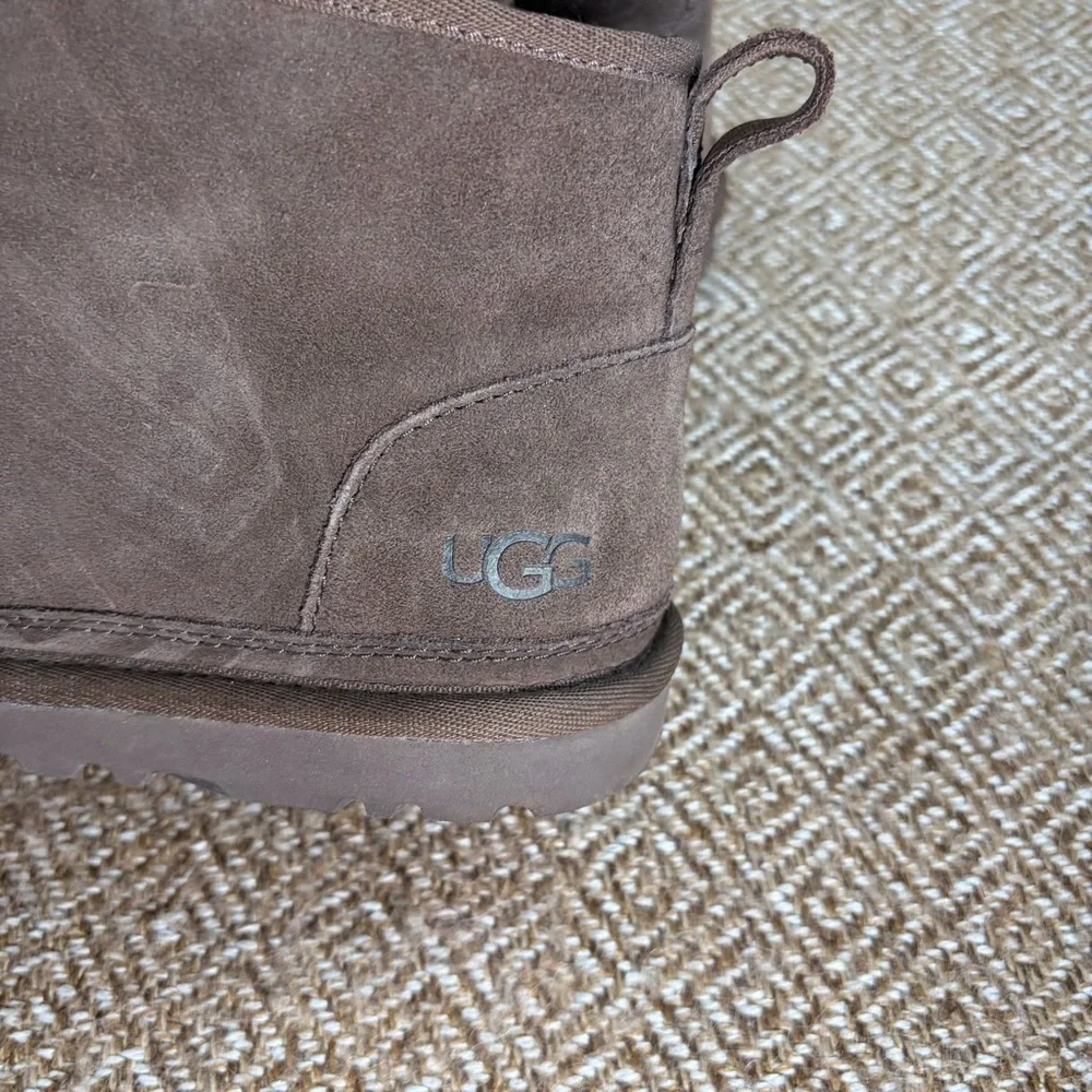 UGG Men's Neumal Chukka Boots Chocolate Brown Suede/Sheepskin Sz 10 Casual Cozy